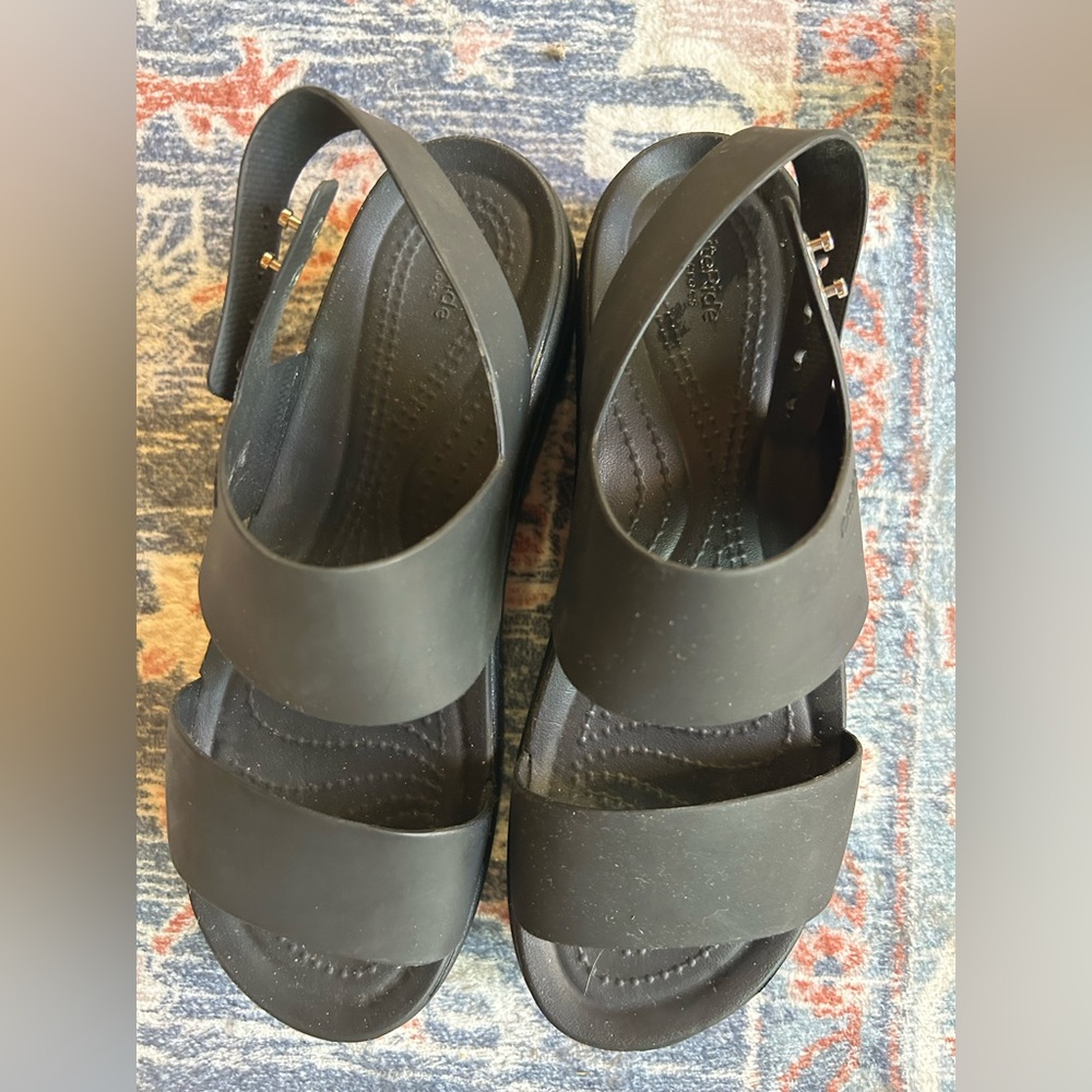 CROCS Brooklyn Low Wedge Sandal